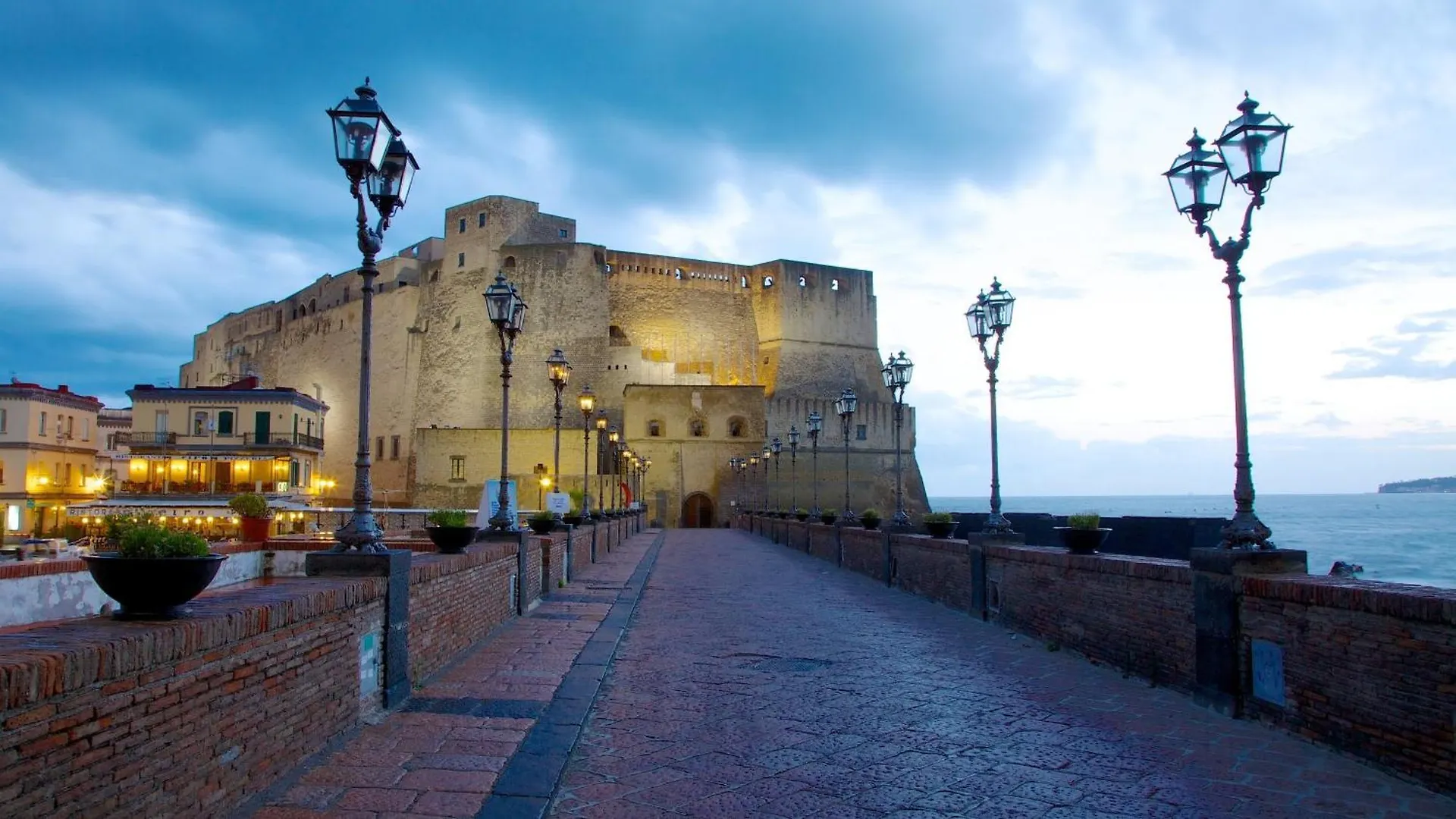 La Dimora Di Bronzo Hotel Naples 0*,  Italy